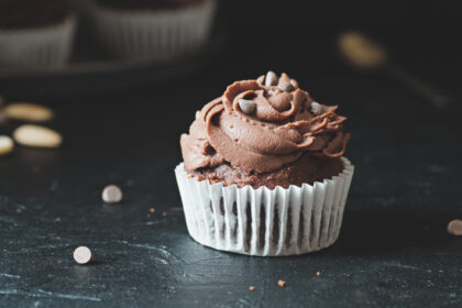 Chocolate cupcakes with cream cheese