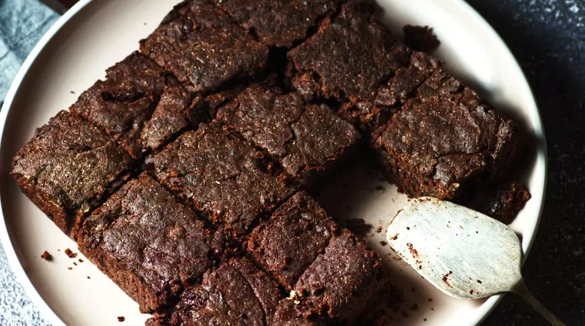 Vegan Banana Chocolate Cake